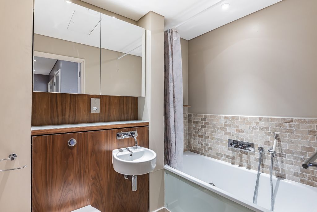 Property photo 3 of 12 670134 (7)