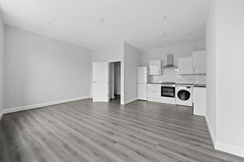 Property photo 1 of 9 Bccw - Tff, 438 Uxbridge Road - Reception B (4).Jp