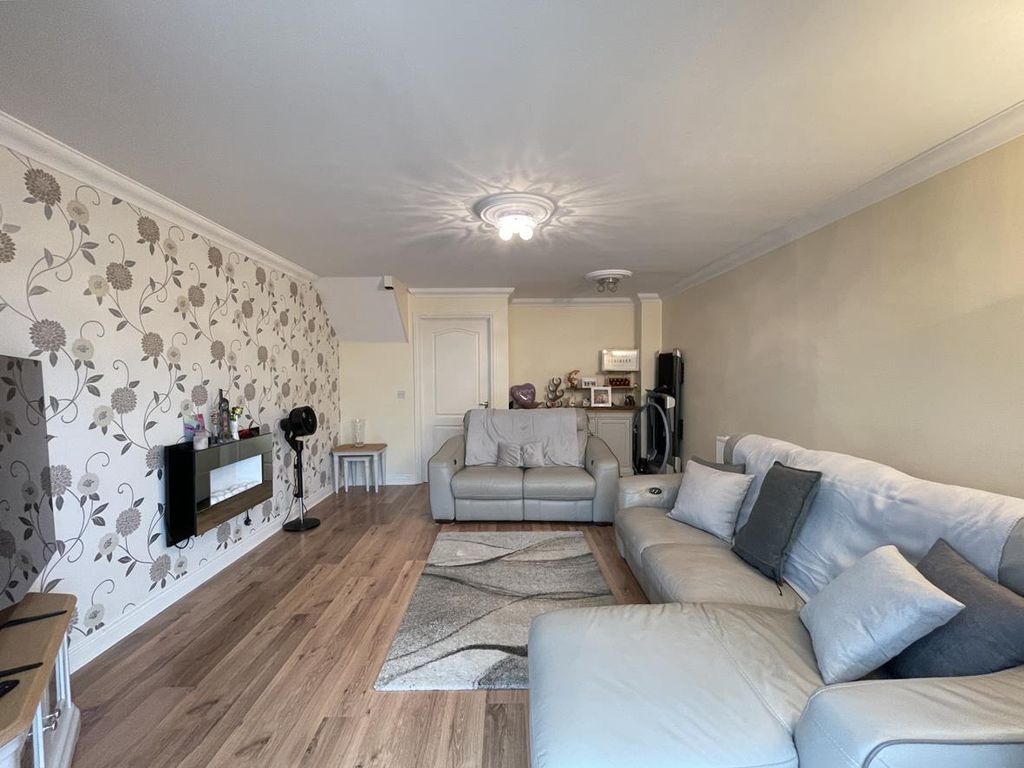Property photo 2 of 16 Coombe Way 6 - Lounge Front.Jpg