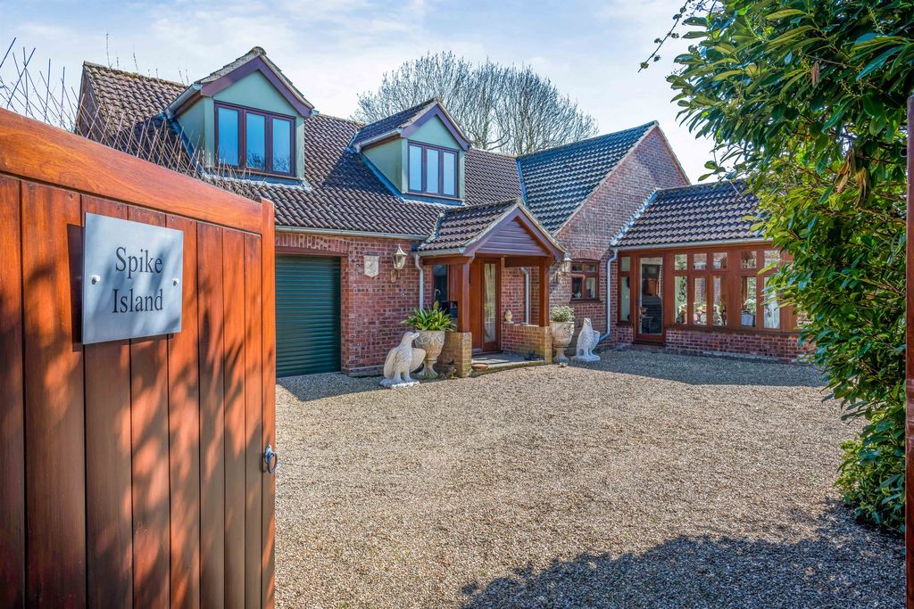 Property photo 2 of 19