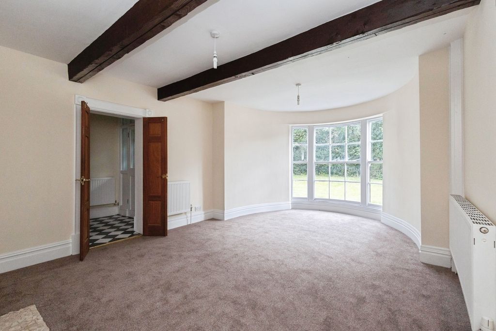 Property photo 3 of 17 Photo