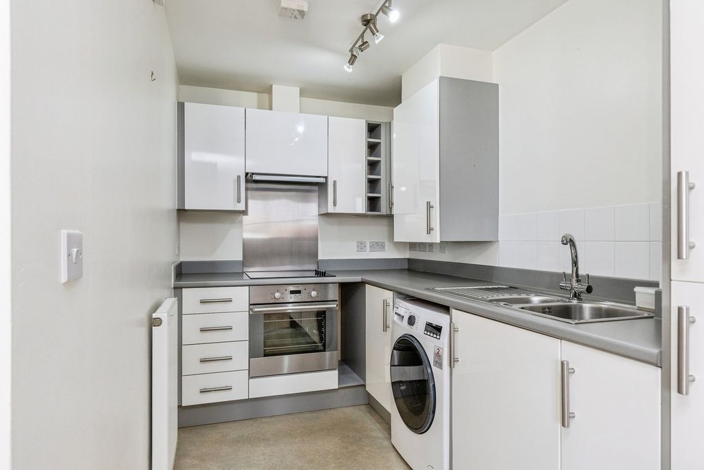Property photo 3 of 11 Pbox-Img.Jpg