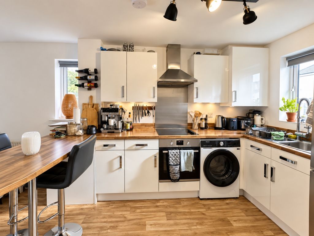 Property photo 3 of 13 Kitchen3
