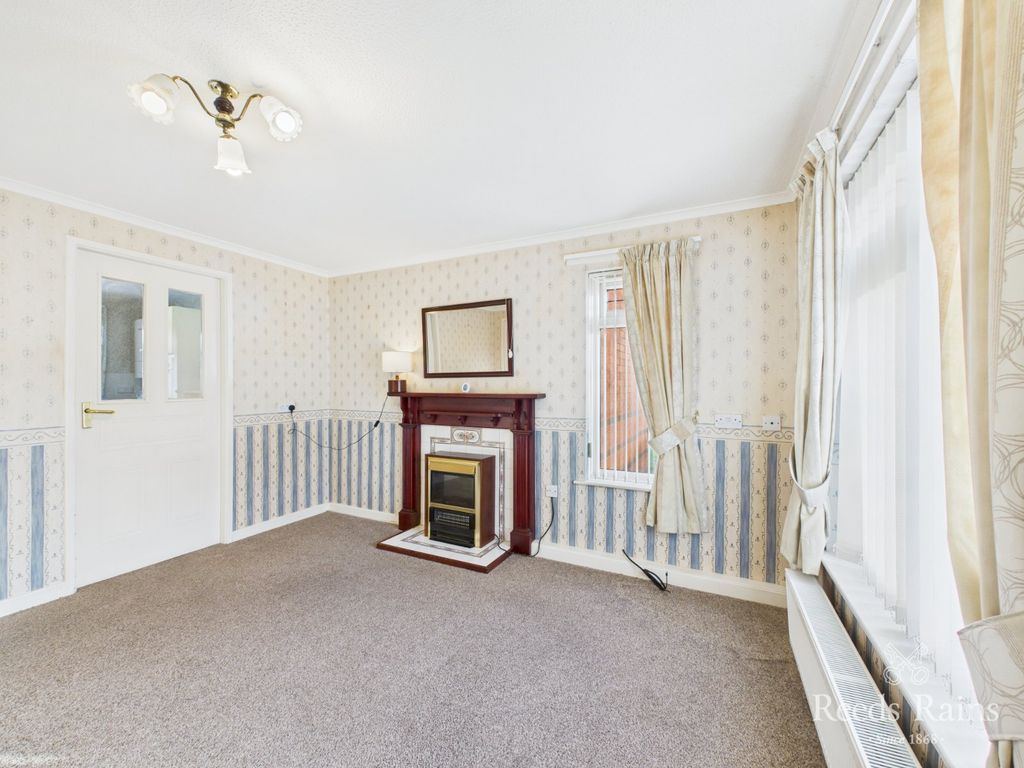 Property photo 2 of 17 Sitting Room