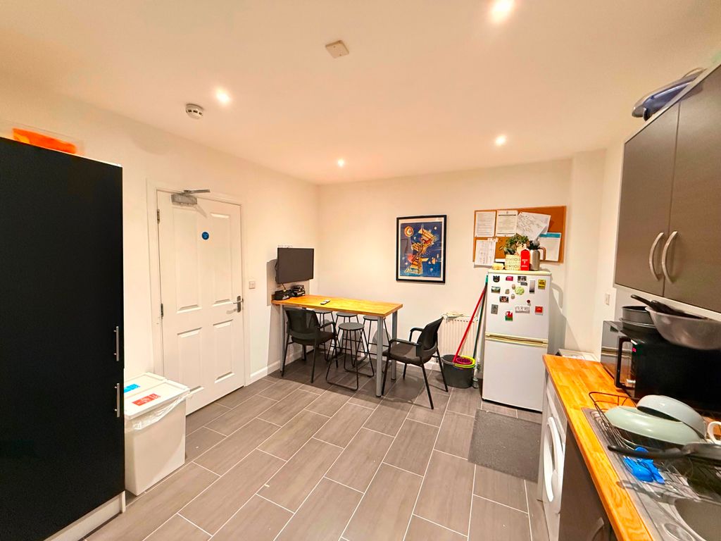 Property photo 2 of 3