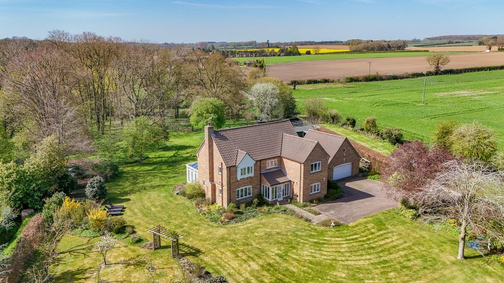 Property photo 1 of 52 5026280