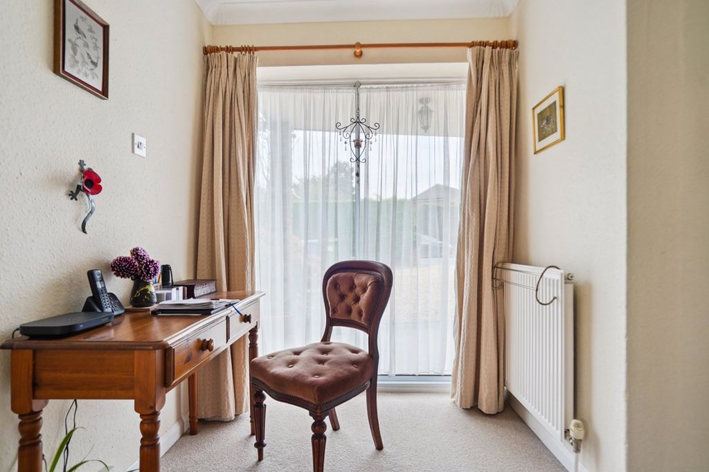 Property photo 2 of 21 Inner Hallway