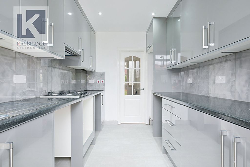 Property photo 3 of 10 Warner Avenue, Cheam - Sm3 9Rh