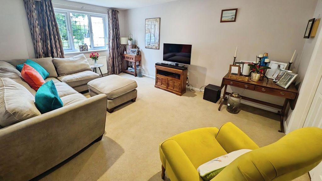 Property photo 2 of 21 Pbox-Img.Jpg