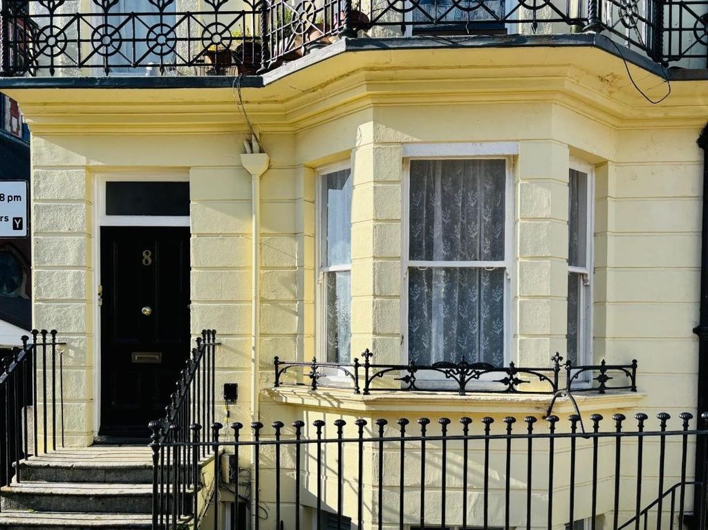 Property photo 2 of 22