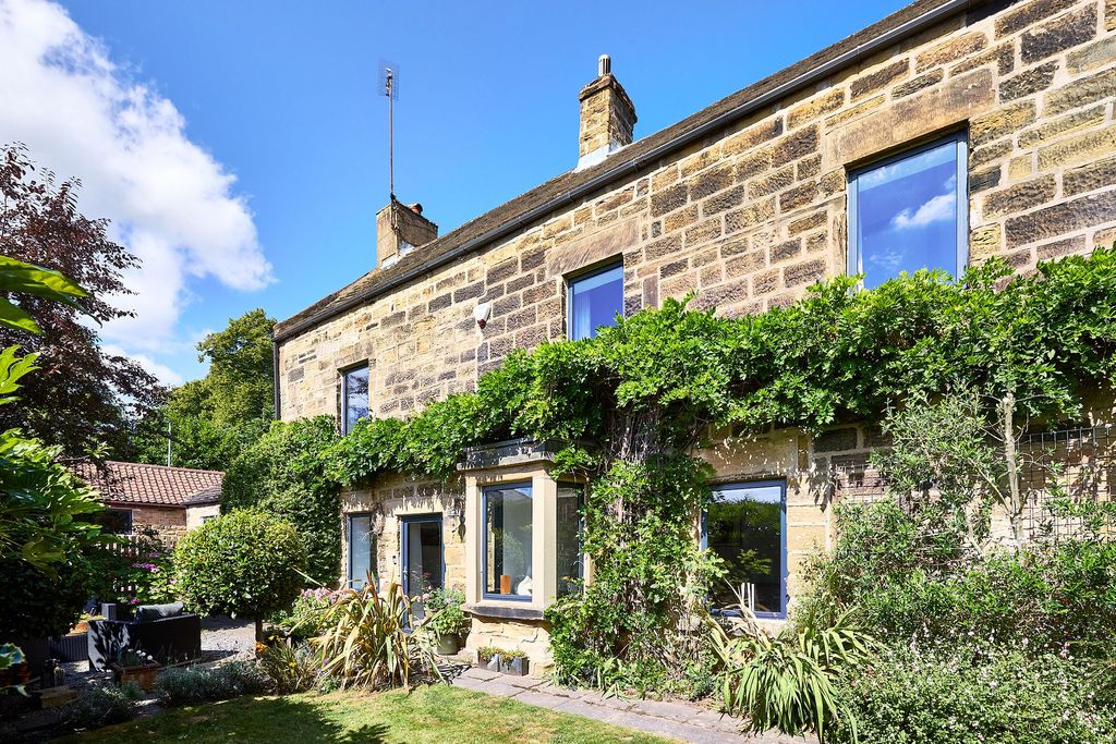 Property photo 1 of 48
