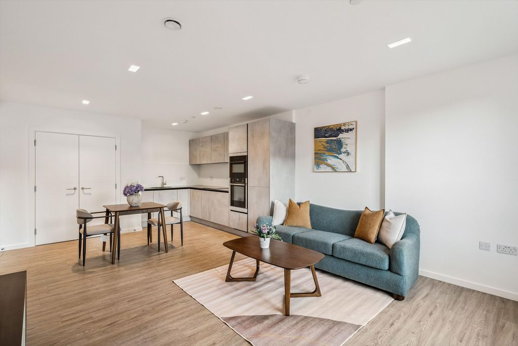 Property photo 2 of 12 Image