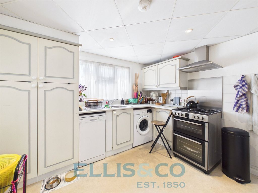 Property photo 2 of 11 Picture No. 22