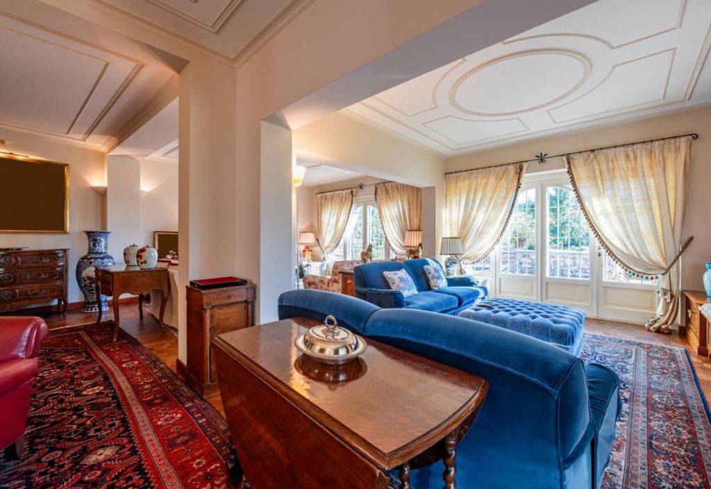 Property photo 1 of 40