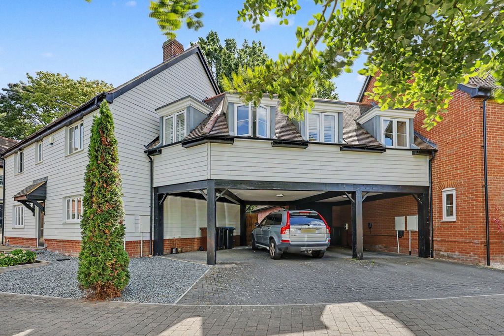 Property photo 2 of 33