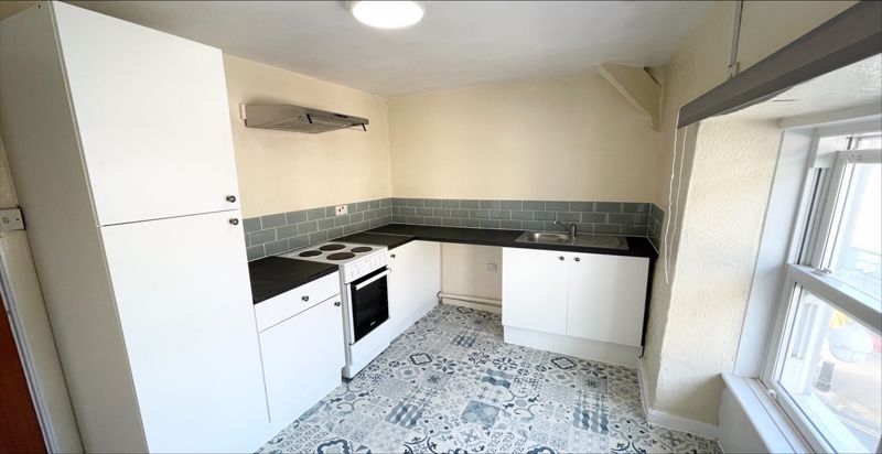 Property photo 2 of 12 Photo 4