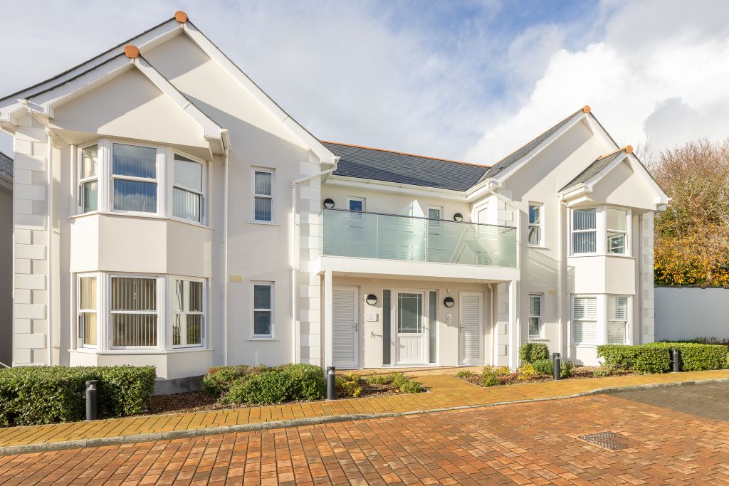 Property photo 1 of 20