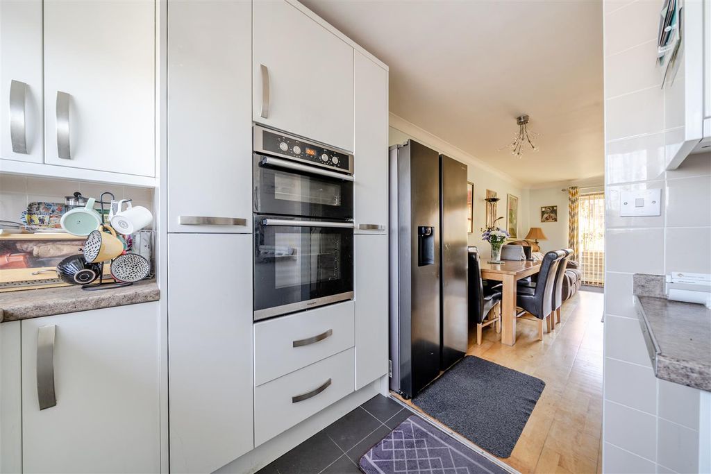 Property photo 3 of 17 1429804-9-69Bb0E223Ecc5.Jpg