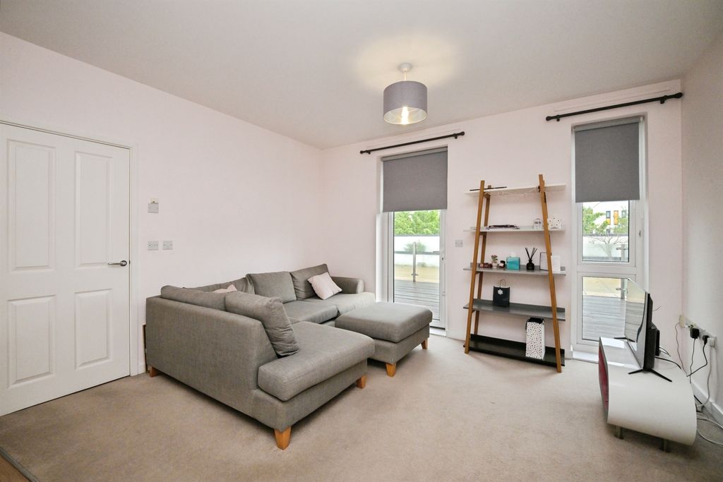 Property photo 2 of 18