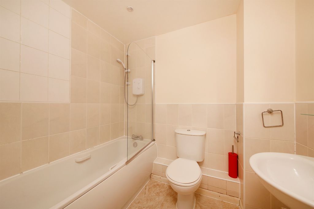 Property photo 3 of 8