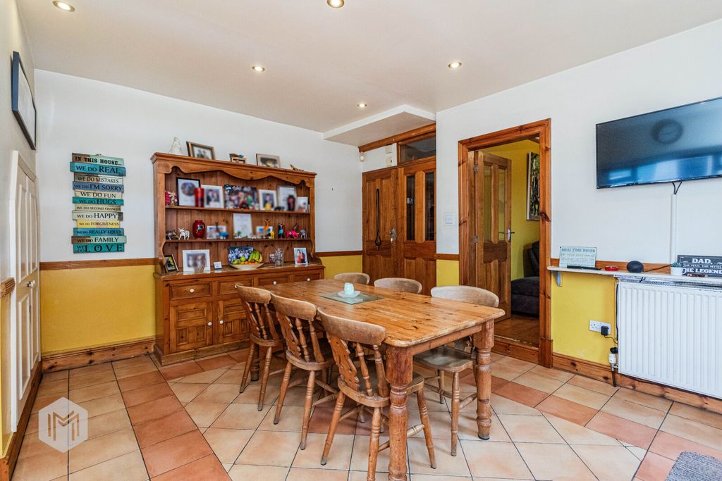 Property photo 3 of 34 Picture No. 27