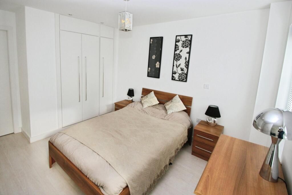 Property photo 3 of 6 Gallery