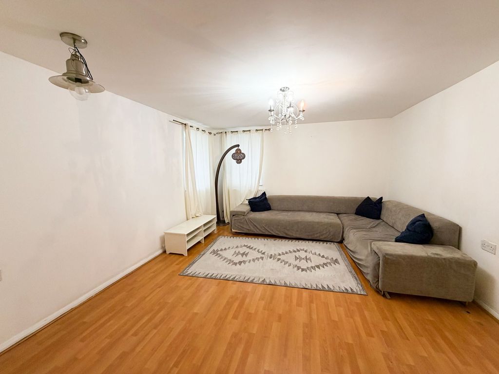 Property photo 2 of 9 Ronnie Rd E12