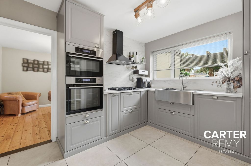 Property photo 3 of 40