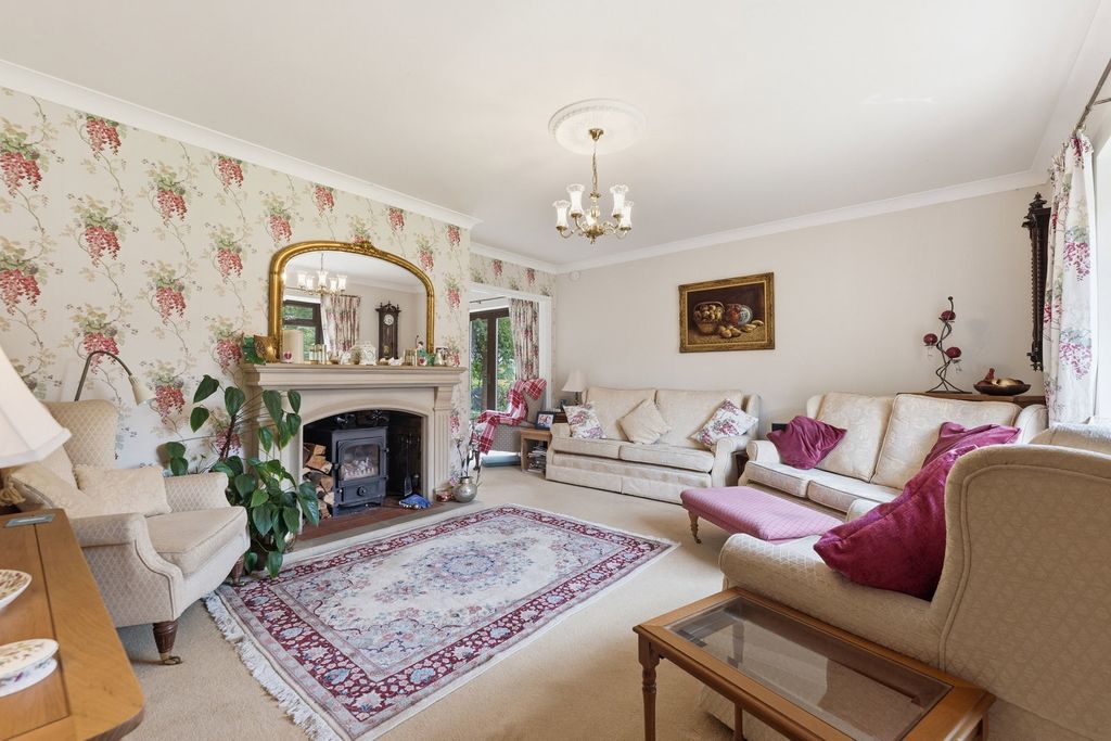 Property photo 3 of 31