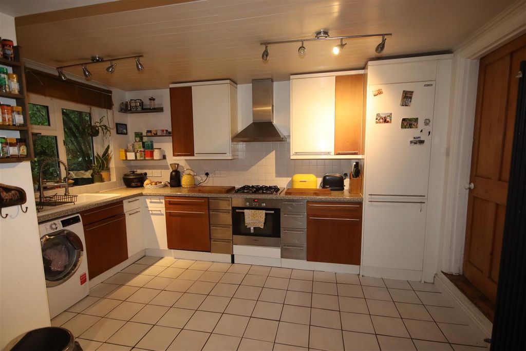 Property photo 2 of 13 Img_8889.Jpg