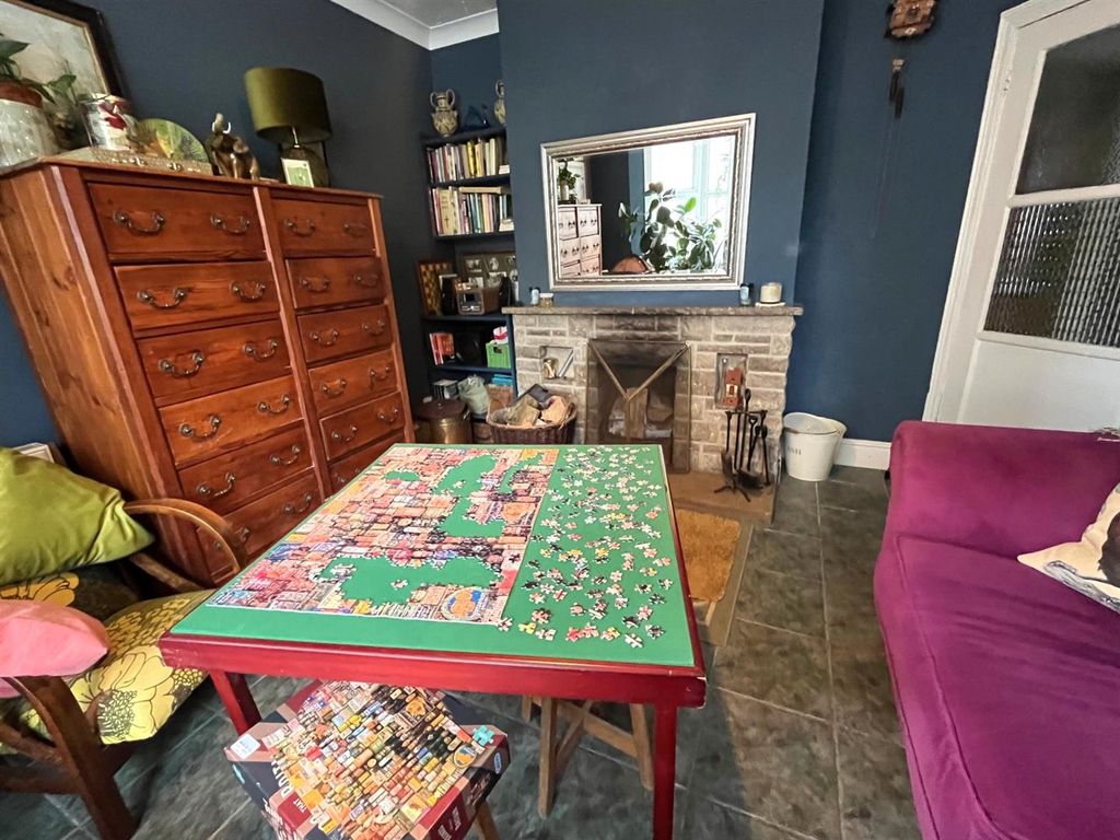 Property photo 3 of 19 4280 Lounge Fire.Jpg