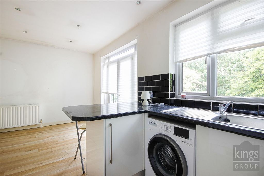 Property photo 3 of 13 6.Jpg