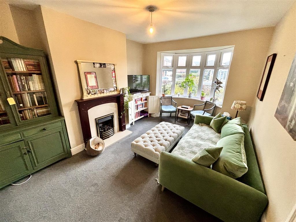 Property photo 2 of 11 Living Room