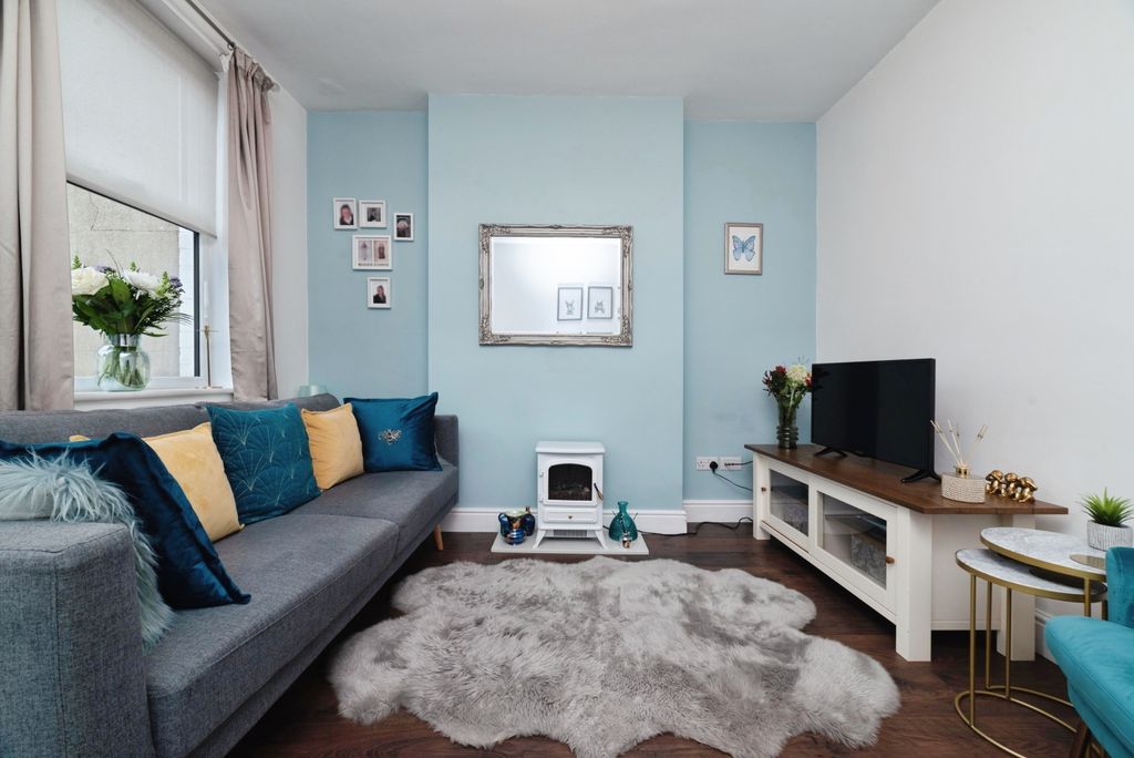 Property photo 3 of 15