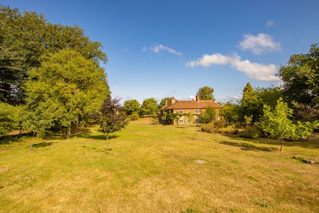 Property photo 1 of 28 4408010
