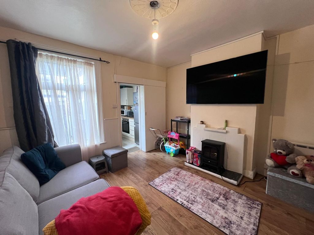 Property photo 3 of 9 Bedroom 1