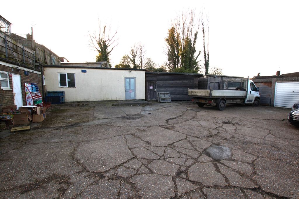 Property photo 3 of 3 Picture No. 05