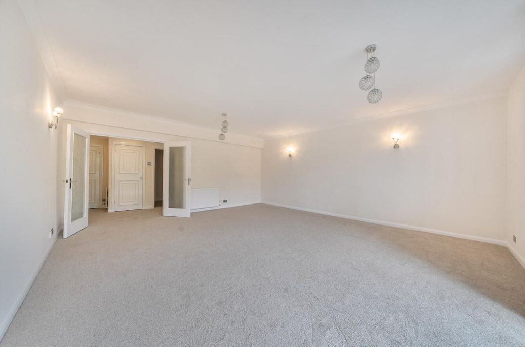 Property photo 3 of 10 Davidson Frost-Wellings, Dfw, Oak Lodge Close, Sta