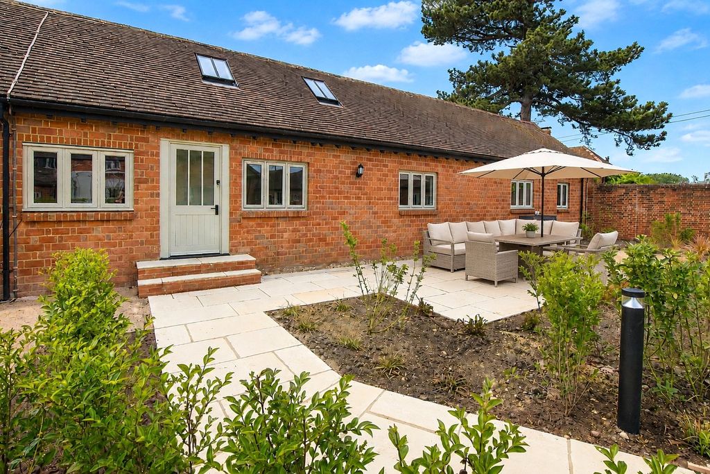 Property photo 1 of 6 No.5 The Courtyard