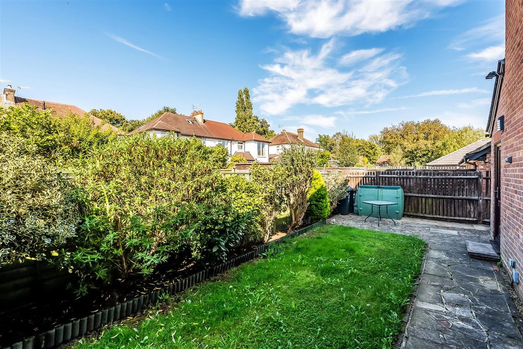 Property photo 2 of 15 69-Barnfield-Way-14.Jpg