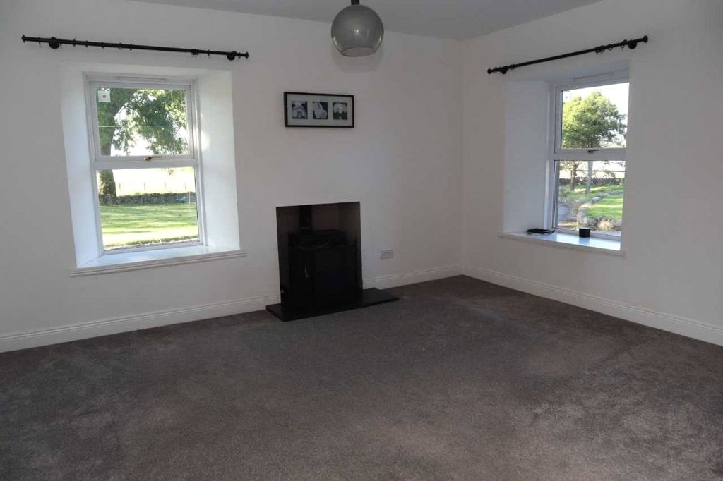Property photo 2 of 12 Lounge