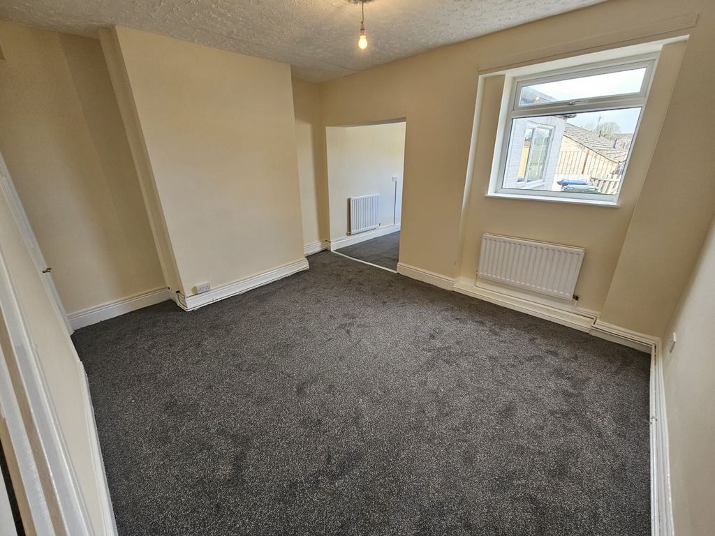 Property photo 3 of 8 Gallery