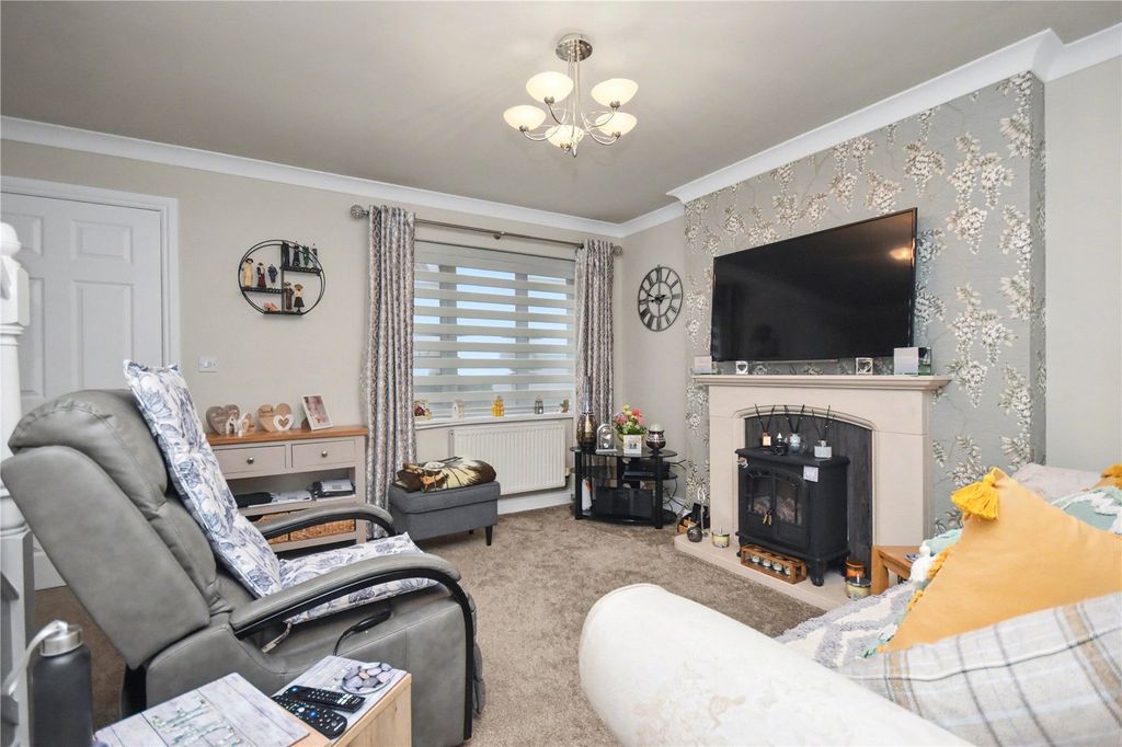 Property photo 3 of 15 Picture No. 11