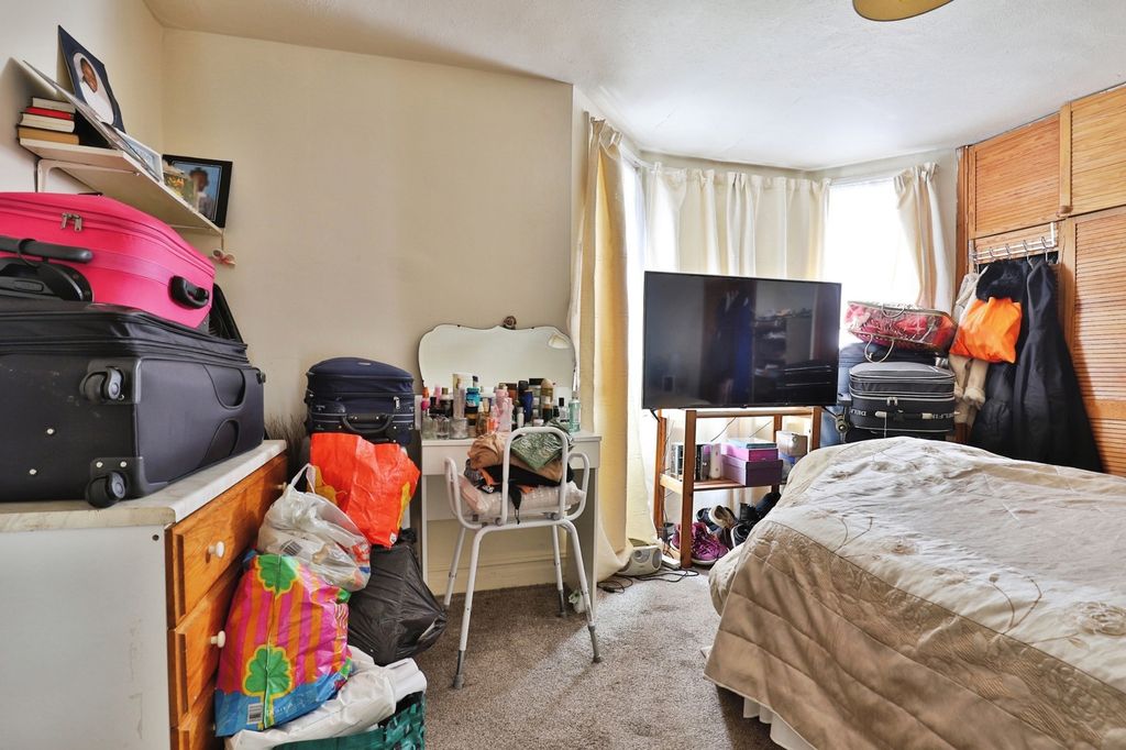 Property photo 3 of 17 Photo