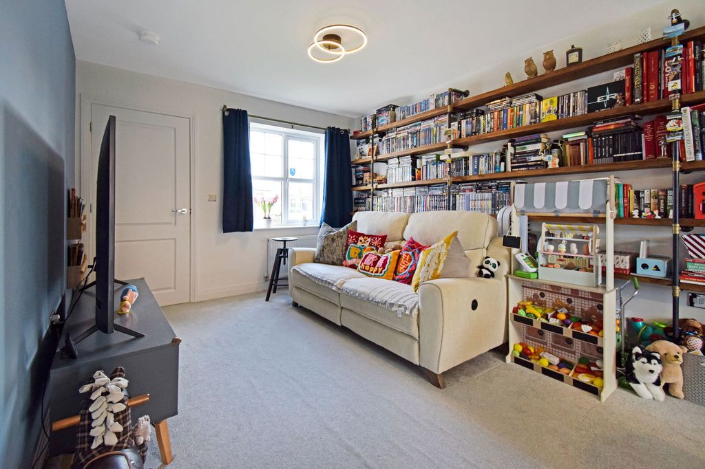 Property photo 2 of 14