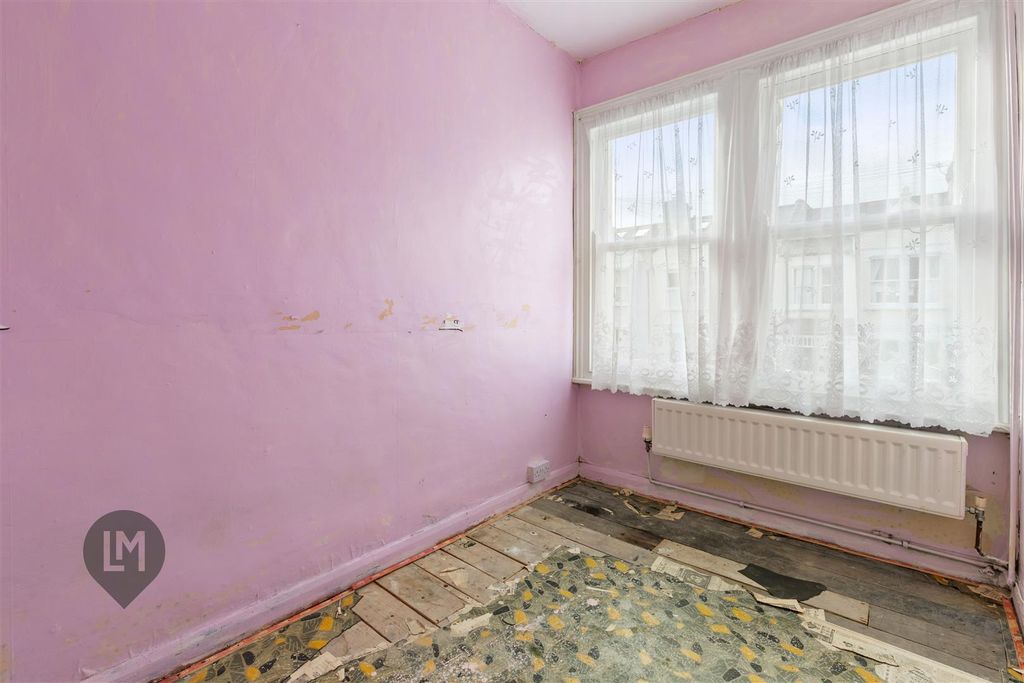 Property photo 3 of 10 Trentham Street 29A Lm-3.Jpg