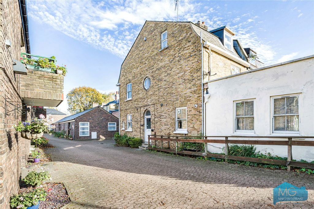 Property photo 1 of 16 Picture No. 19