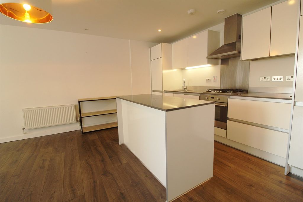 Property photo 3 of 9 Kitchen