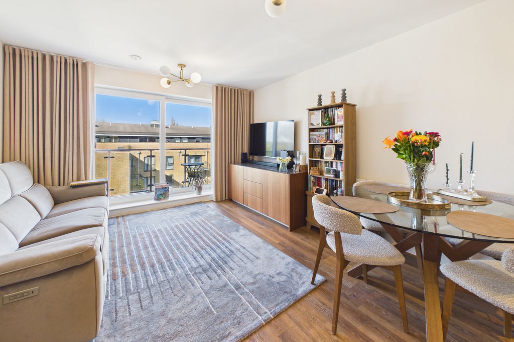 Property photo 2 of 19