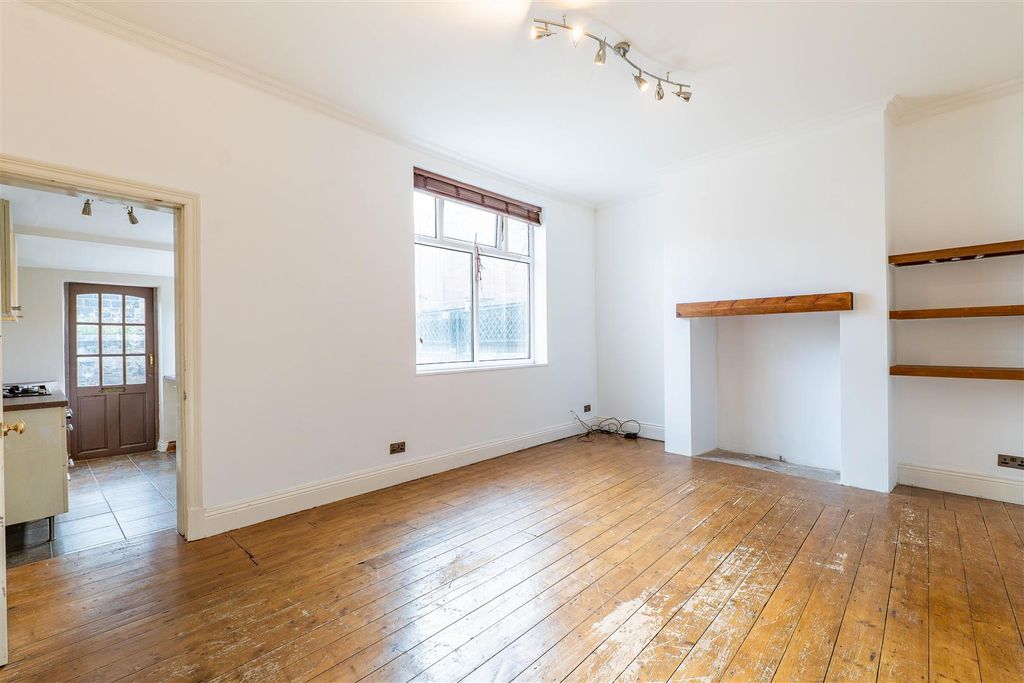 Property photo 3 of 23 Dining Room